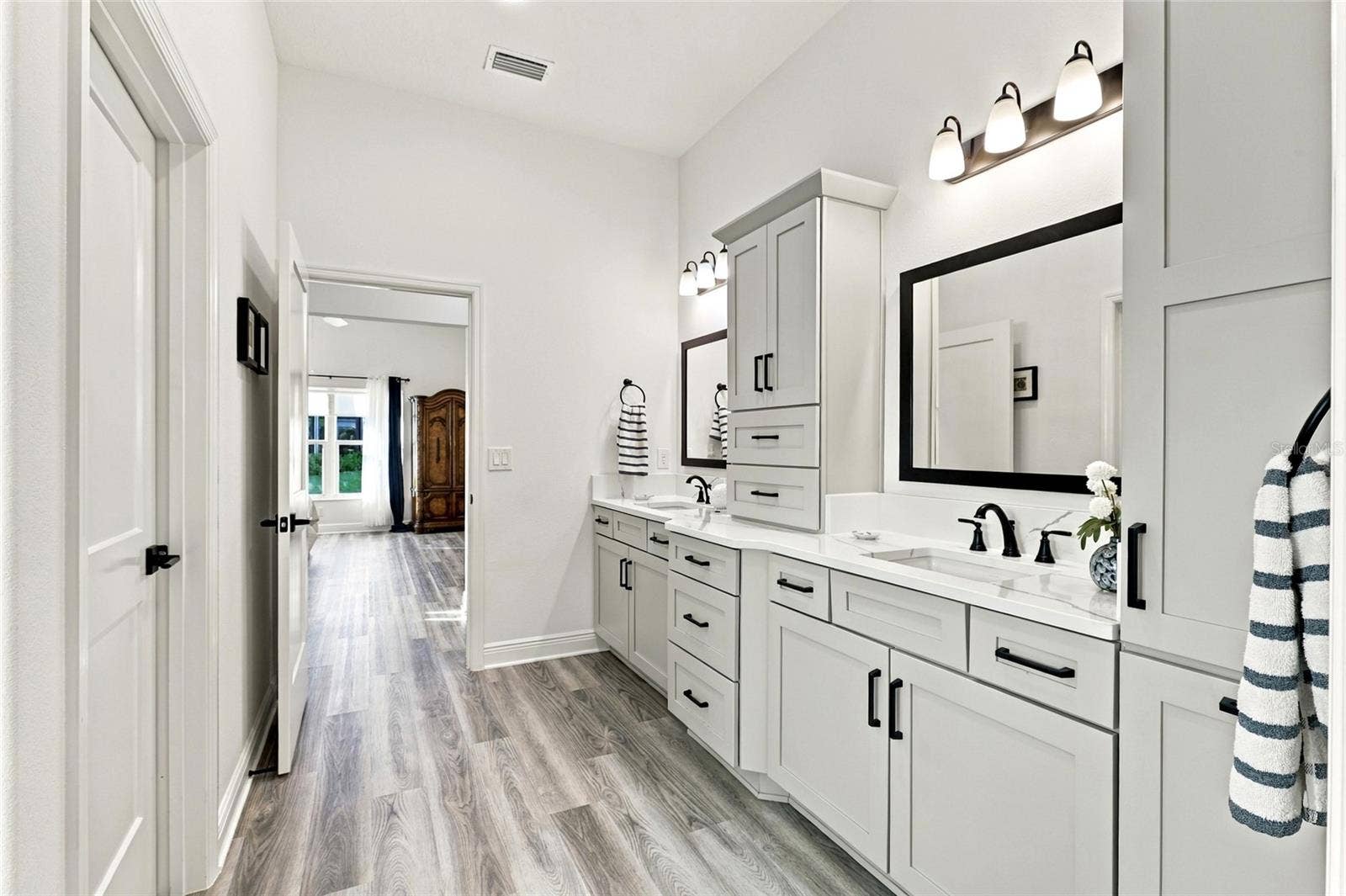 614 LAKE CREEK CIRCLE, The Villages, FL 34762 Primary en-suite
