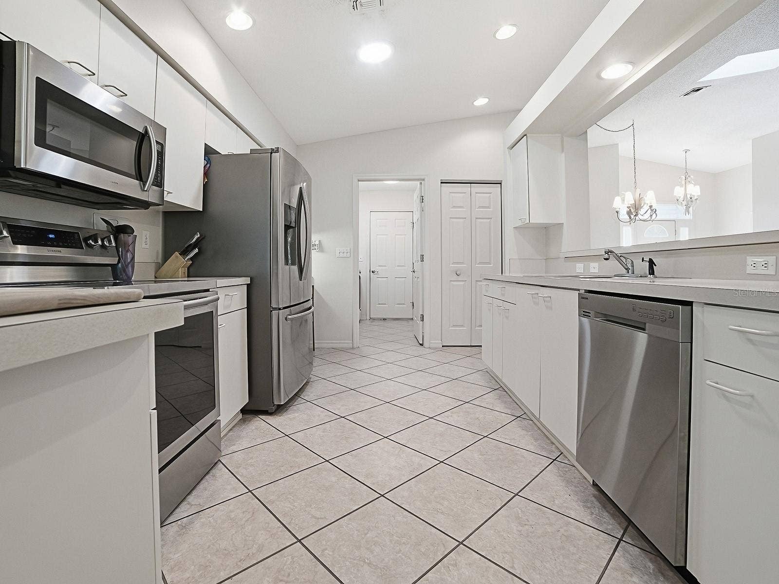 424 RANCHWOOD DRIVE, Leesburg, FL 34748 VIEW TO INDOOR LAUNDRY