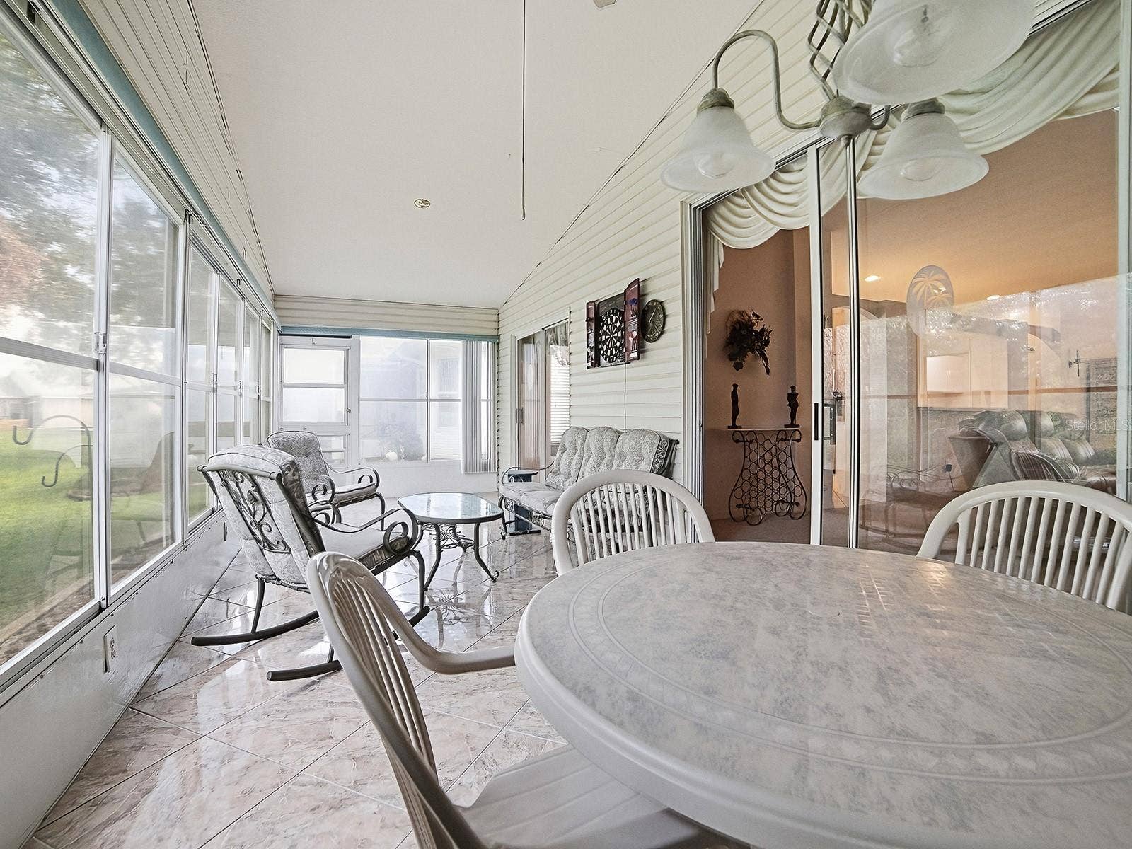 424 RANCHWOOD DRIVE, Leesburg, FL 34748 LOTS OF NATURAL LIGHT