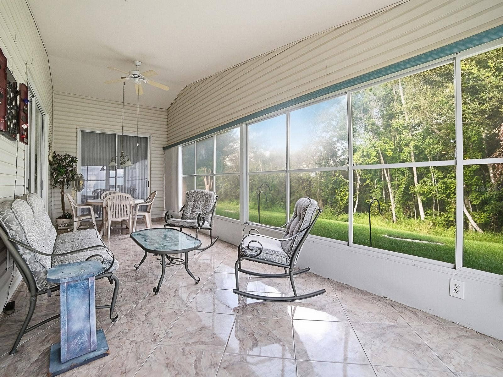 424 RANCHWOOD DRIVE, Leesburg, FL 34748 YOUR ENCLOSED LANAI