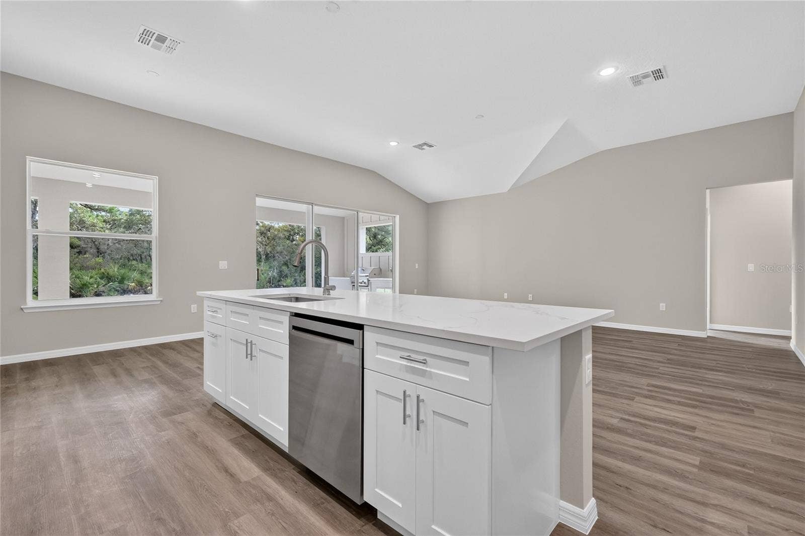 41428 ROYAL TRAILS ROAD, Eustis, FL 32736 Kitchen/family room