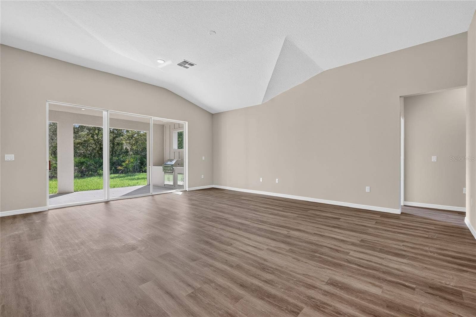 41428 ROYAL TRAILS ROAD, Eustis, FL 32736 Living room area