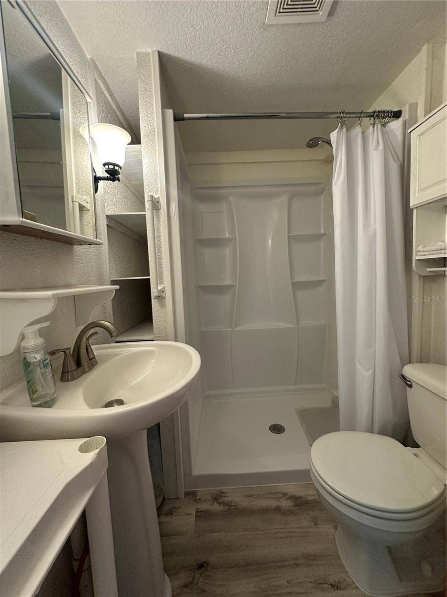 558 SINCLAIR CIRCLE, Tavares, FL 32778 558 SINCLAIR CIRCLE, Tavares, FL 32778
