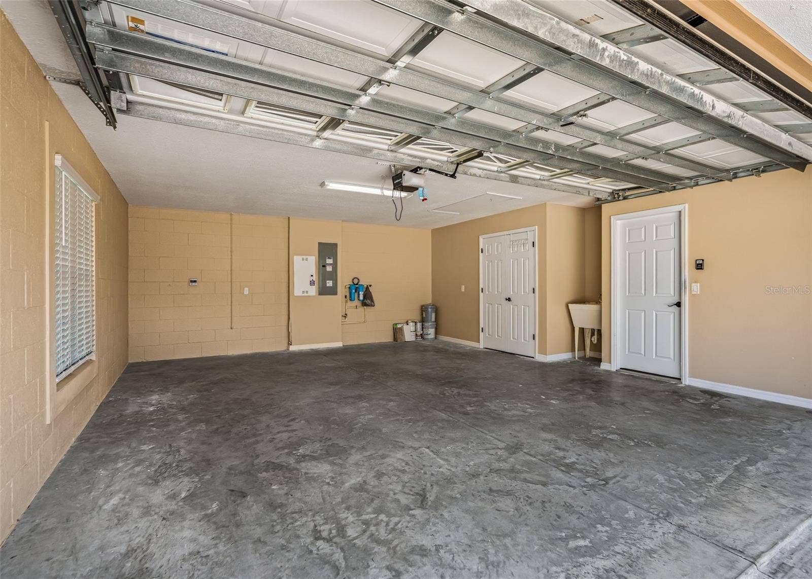 2414 NELLIE ROAD, The Villages, FL 32163 2414 NELLIE ROAD, The Villages, FL 32163