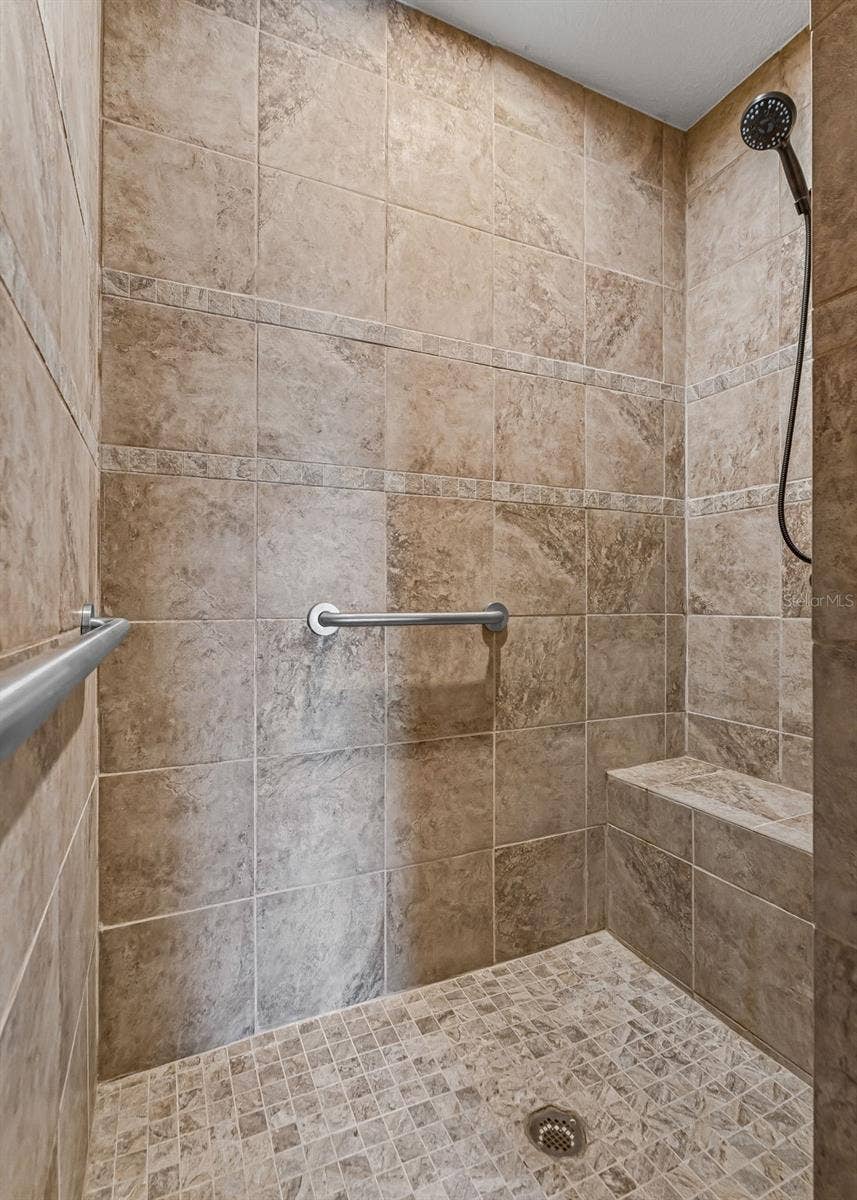 2414 NELLIE ROAD, The Villages, FL 32163 2414 NELLIE ROAD, The Villages, FL 32163