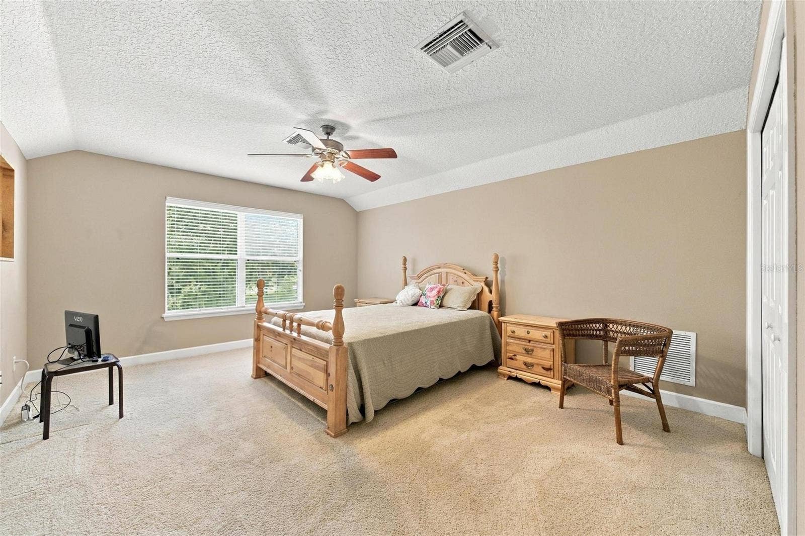 15330 SKY LAKE LANE, Tavares, FL 32778 UPSTAIRS PRIMARY SUITE