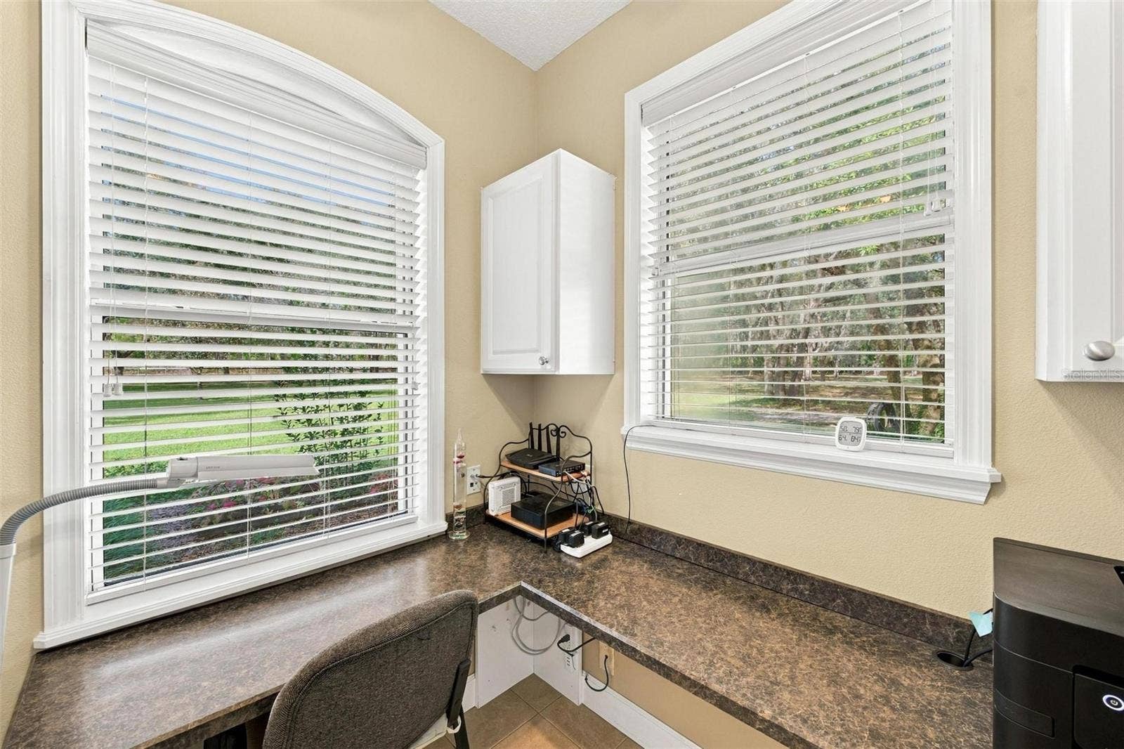 15330 SKY LAKE LANE, Tavares, FL 32778 OFFICE WITH LARGE WINDOWS