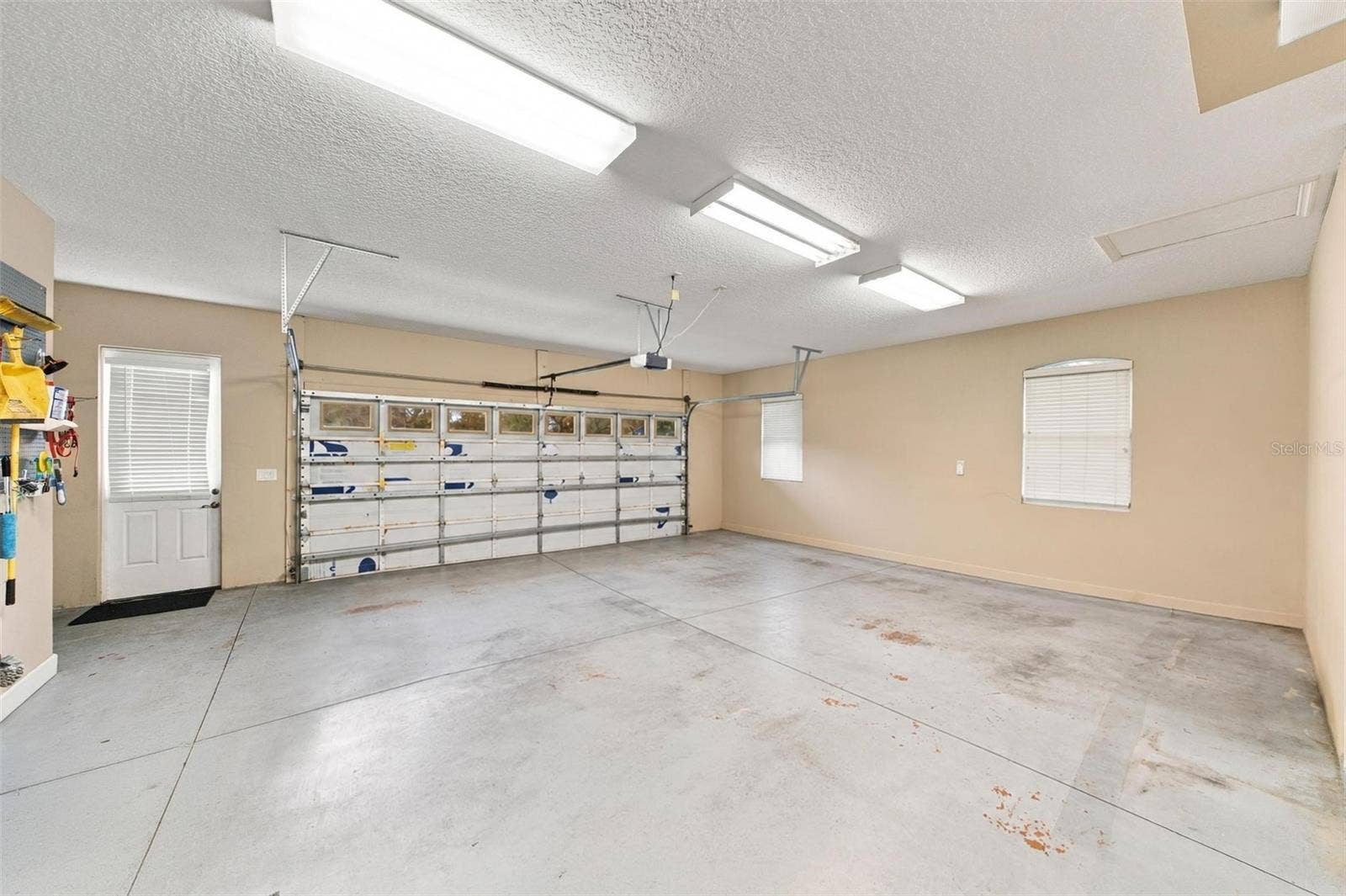 15330 SKY LAKE LANE, Tavares, FL 32778 DOUBLE CAR GARAGE