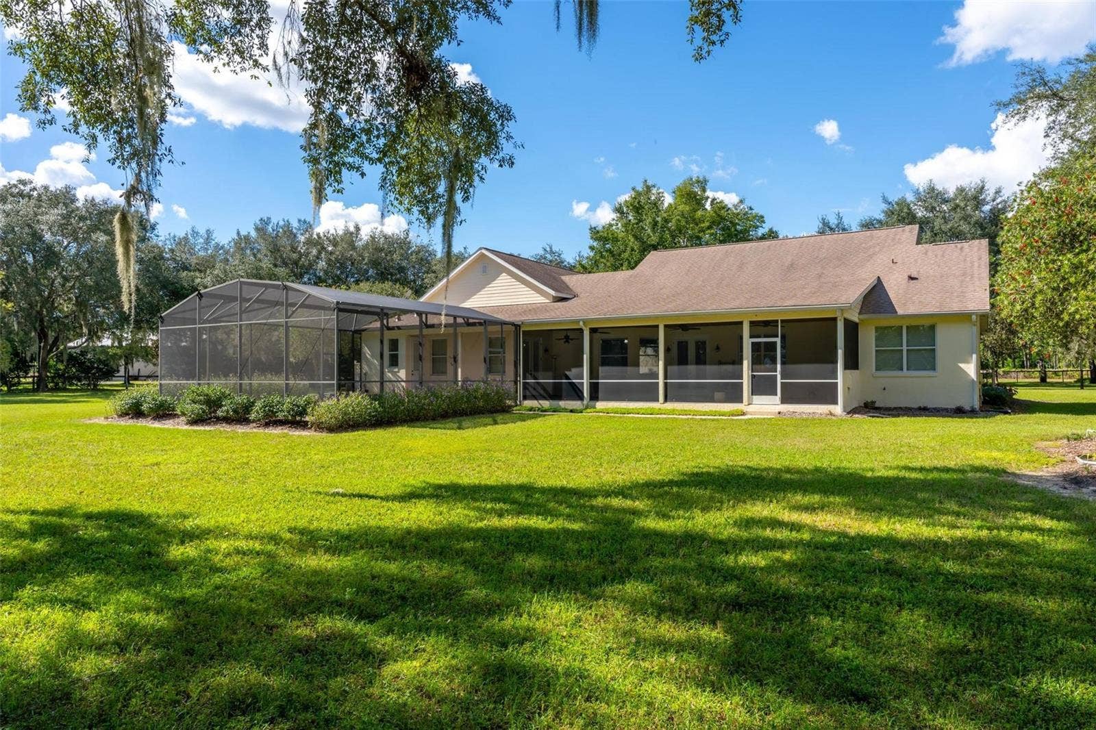 15330 SKY LAKE LANE, Tavares, FL 32778 BACKYARD