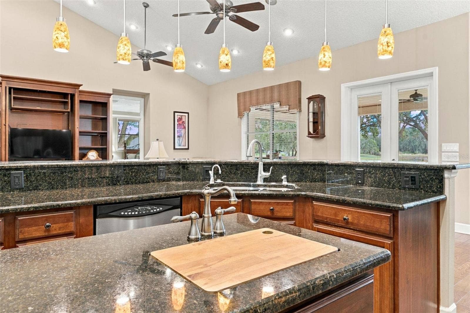 15330 SKY LAKE LANE, Tavares, FL 32778 ISLAND PREP ARE WITH ADDITIONAL SINK