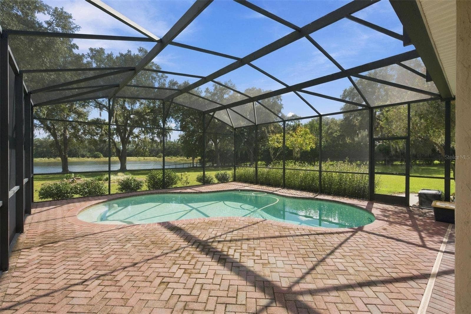 15330 SKY LAKE LANE, Tavares, FL 32778 HUGE POOL DECK
