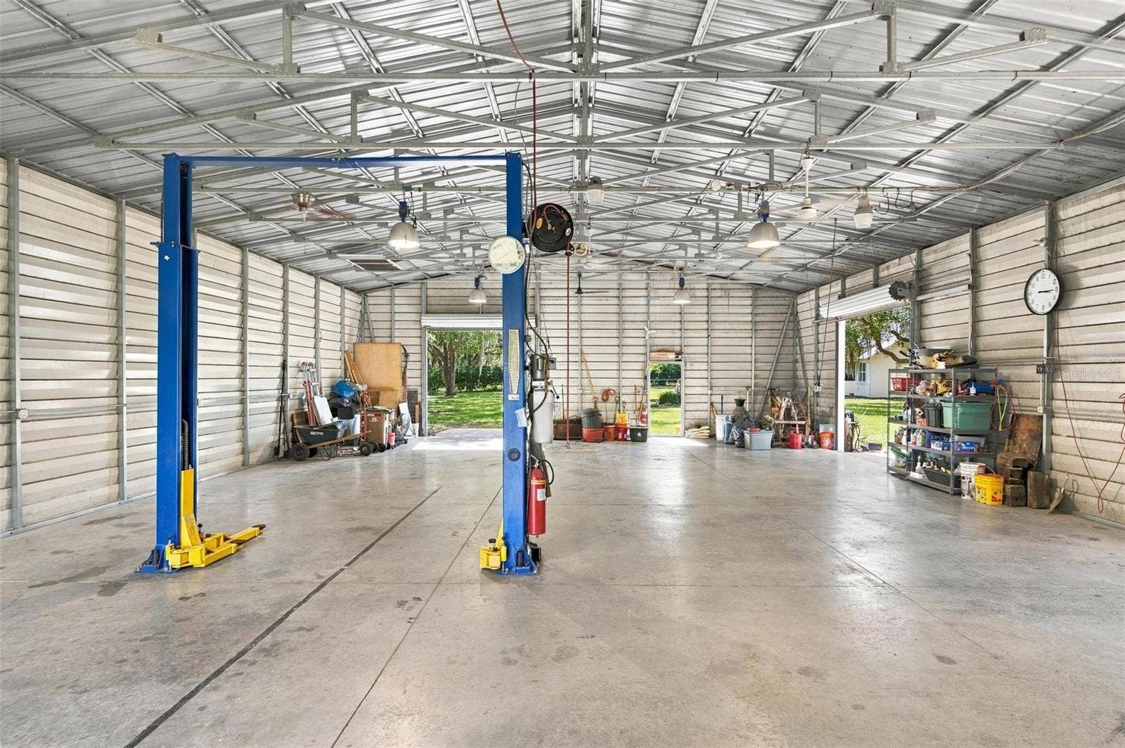15330 SKY LAKE LANE, Tavares, FL 32778 40 X 60 METAL BUILDING & LIFT