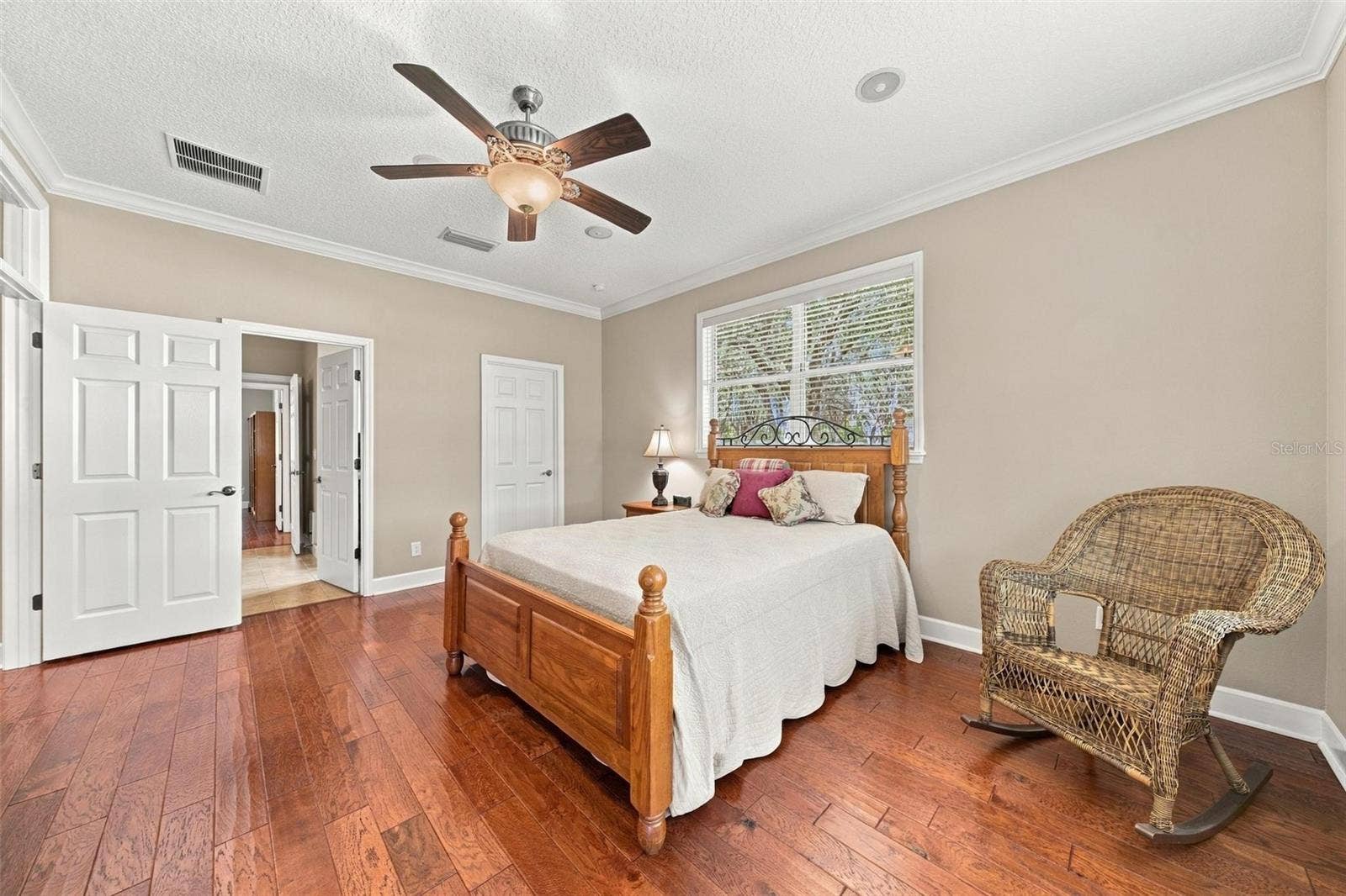 15330 SKY LAKE LANE, Tavares, FL 32778 ANOTHER VIEW OF 2ND PRIMARY SUITE IN GUEST WING.