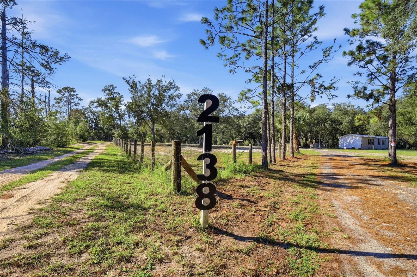 2138 LAKE ELLA ROAD, Fruitland Park, FL 34731