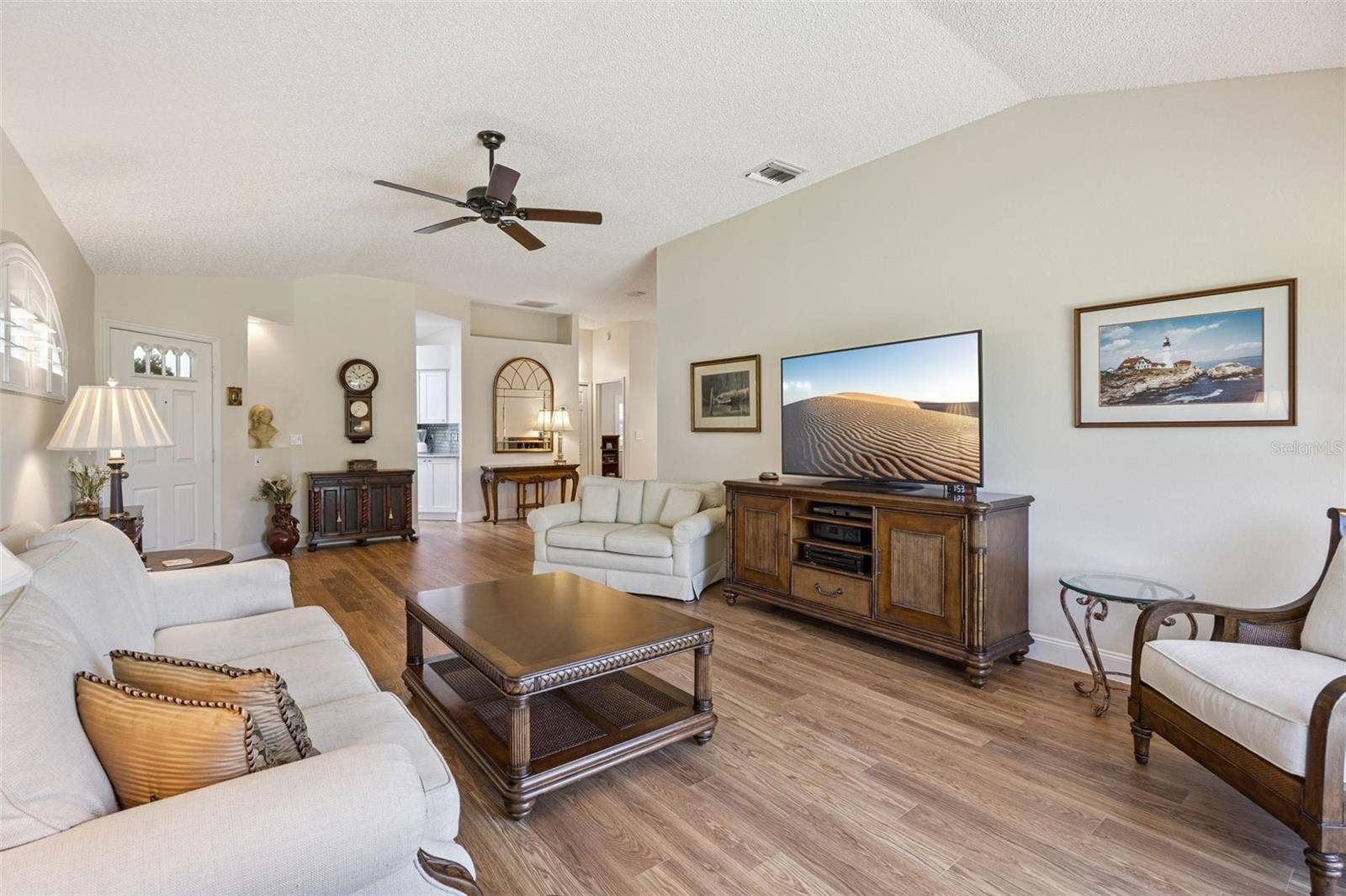 5853 PRINCESS CAROLINE PLACE, Leesburg, FL 34748 Large and spacious