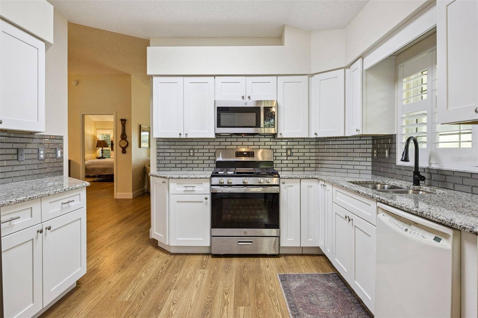 5853 PRINCESS CAROLINE PLACE, Leesburg, FL 34748 Updated Kitchen