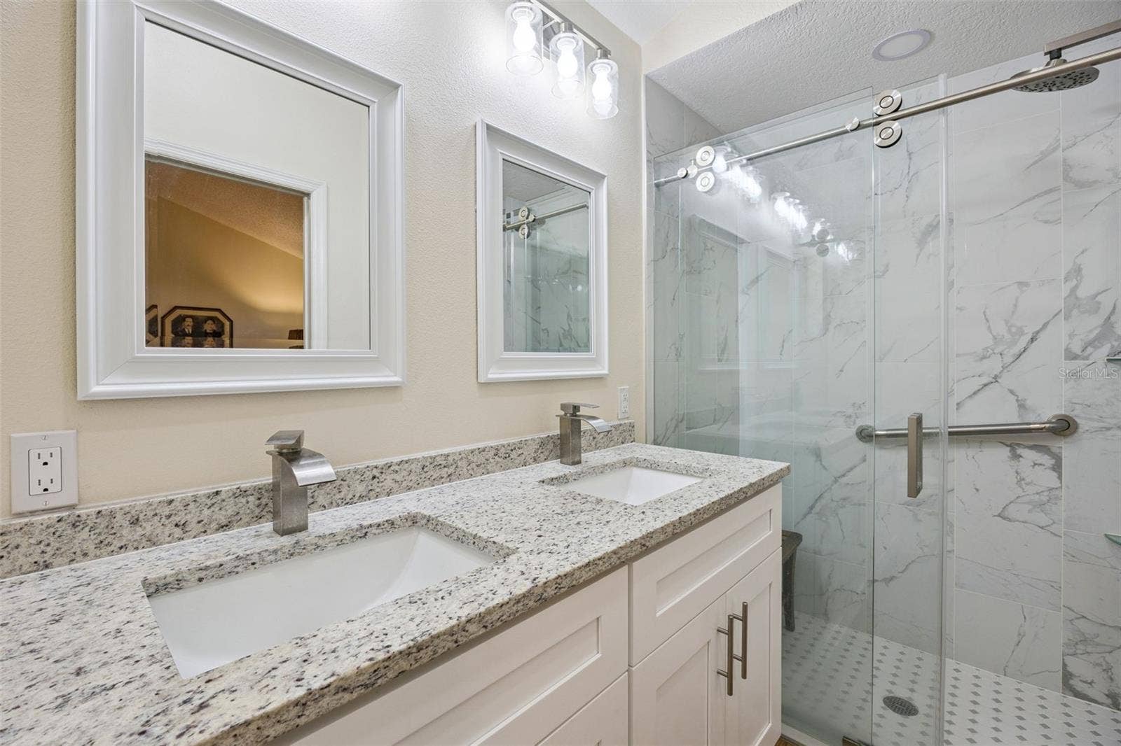 5853 PRINCESS CAROLINE PLACE, Leesburg, FL 34748 New vanity and shower
