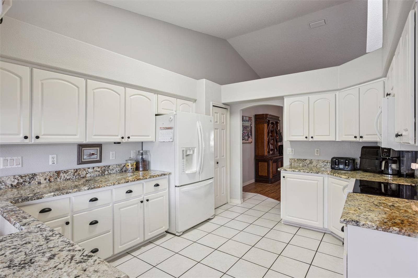 21113 EDINBOROUGH PLACE, Leesburg, FL 34748 New stove