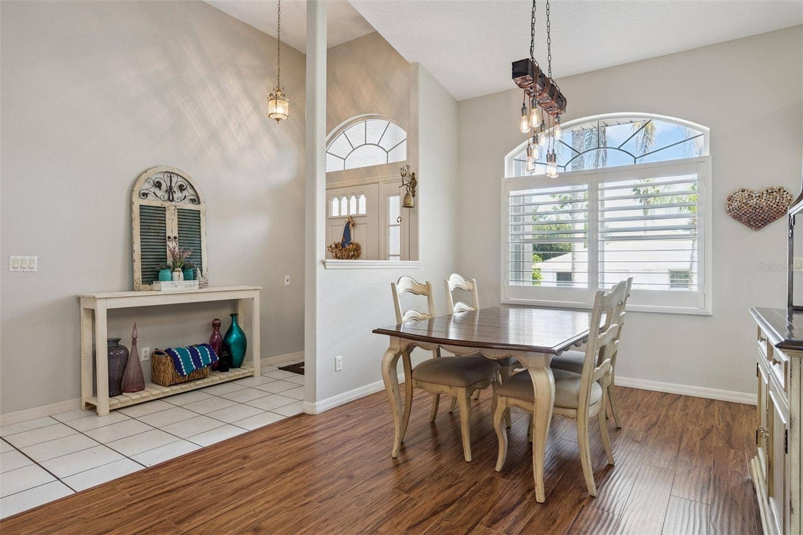 21113 EDINBOROUGH PLACE, Leesburg, FL 34748 Dining and foyer