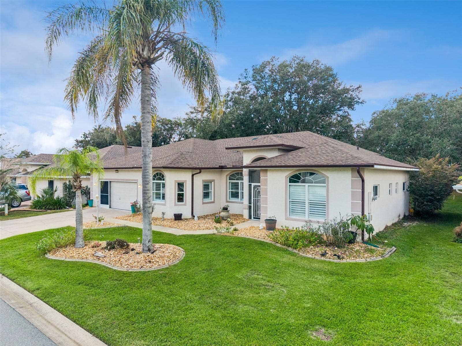 21113 EDINBOROUGH PLACE, Leesburg, FL 34748 On the 14th Fairway