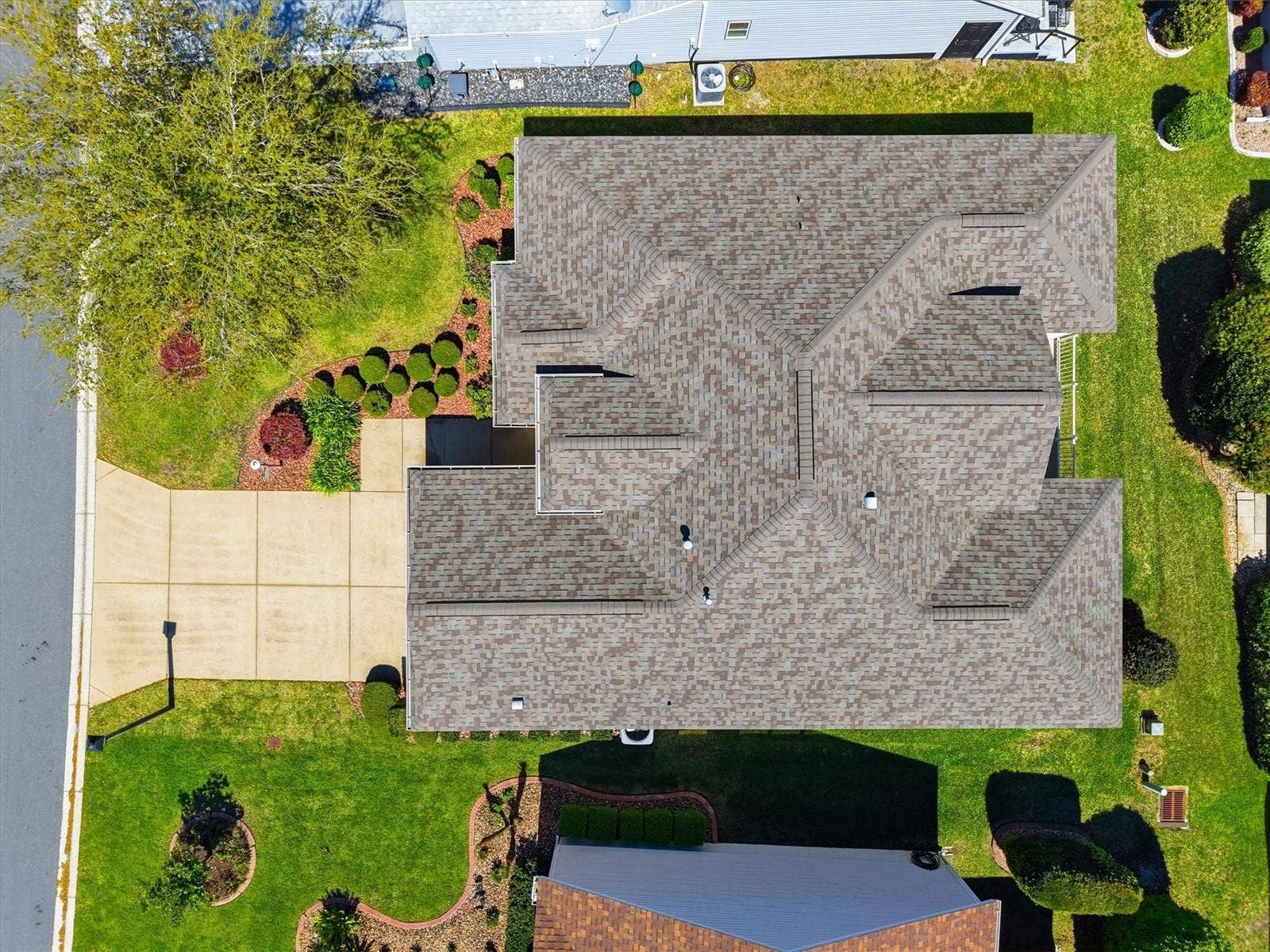 1563 EASTOVER TERRACE, The Villages, FL 32162 Roof is 2024.