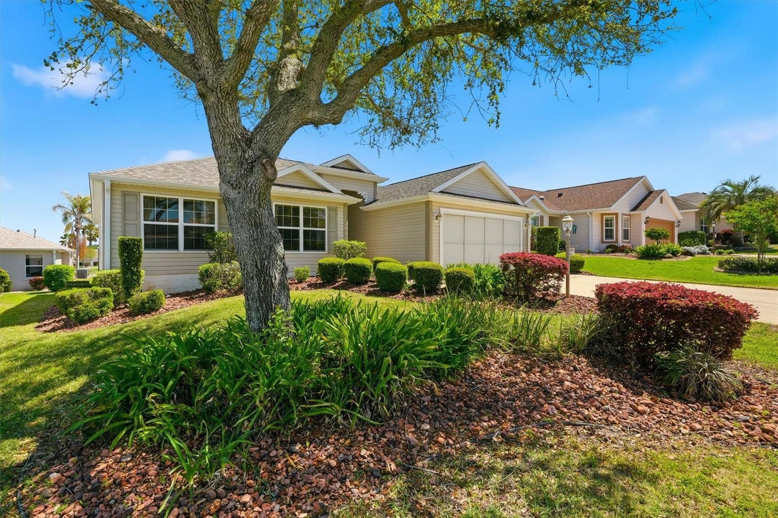 1563 EASTOVER TERRACE, The Villages, FL 32162 Great Curb Appeal