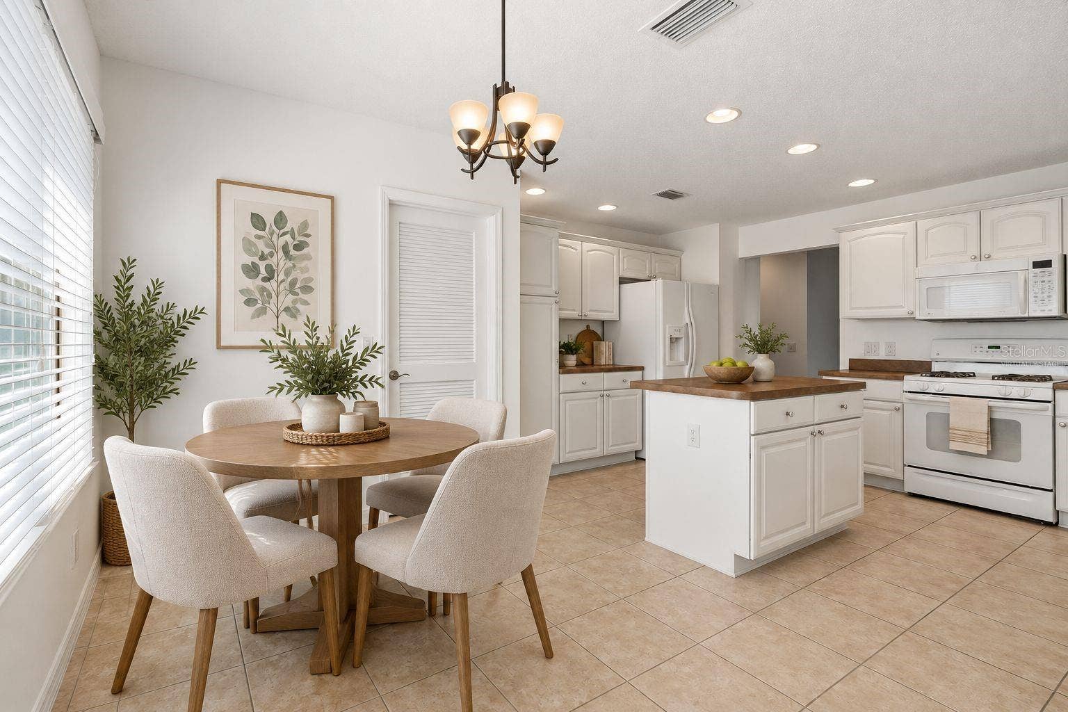 1563 EASTOVER TERRACE, The Villages, FL 32162 Virtually Staged Eat In Dinette Space in Kitchen