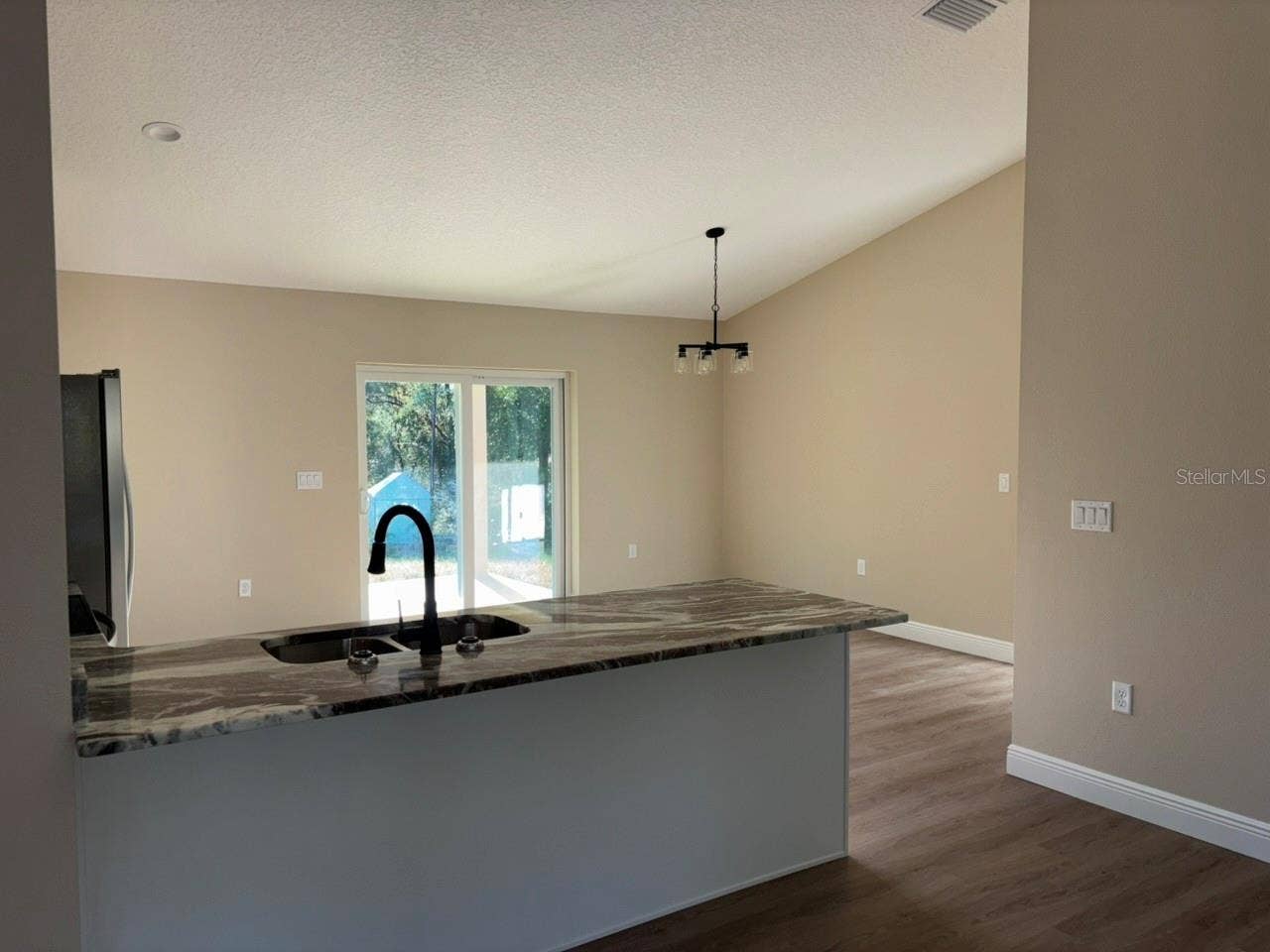 8001 N GALENA AVENUE, Dunnellon, FL 34434