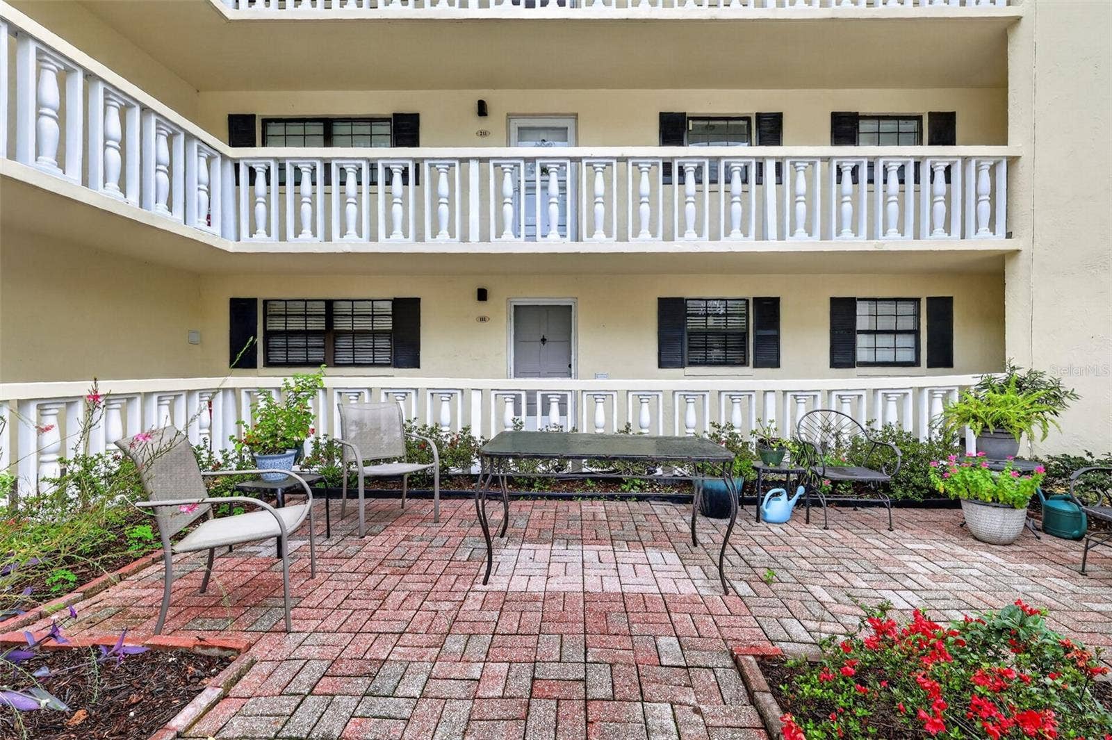 101 N GRANDVIEW STREET, #111, Mount Dora, FL 32757