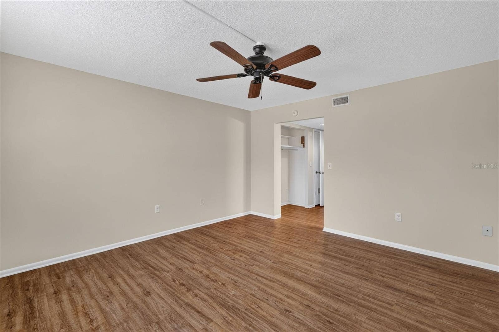 101 N GRANDVIEW STREET, #111, Mount Dora, FL 32757