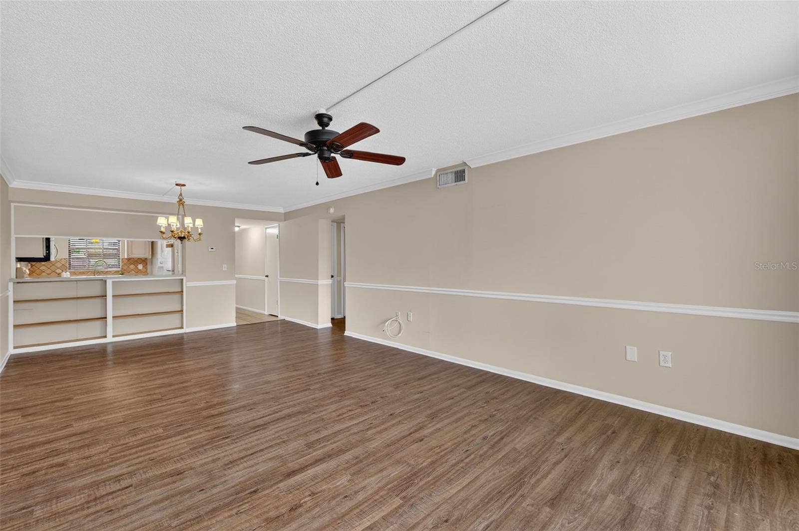 101 N GRANDVIEW STREET, #111, Mount Dora, FL 32757