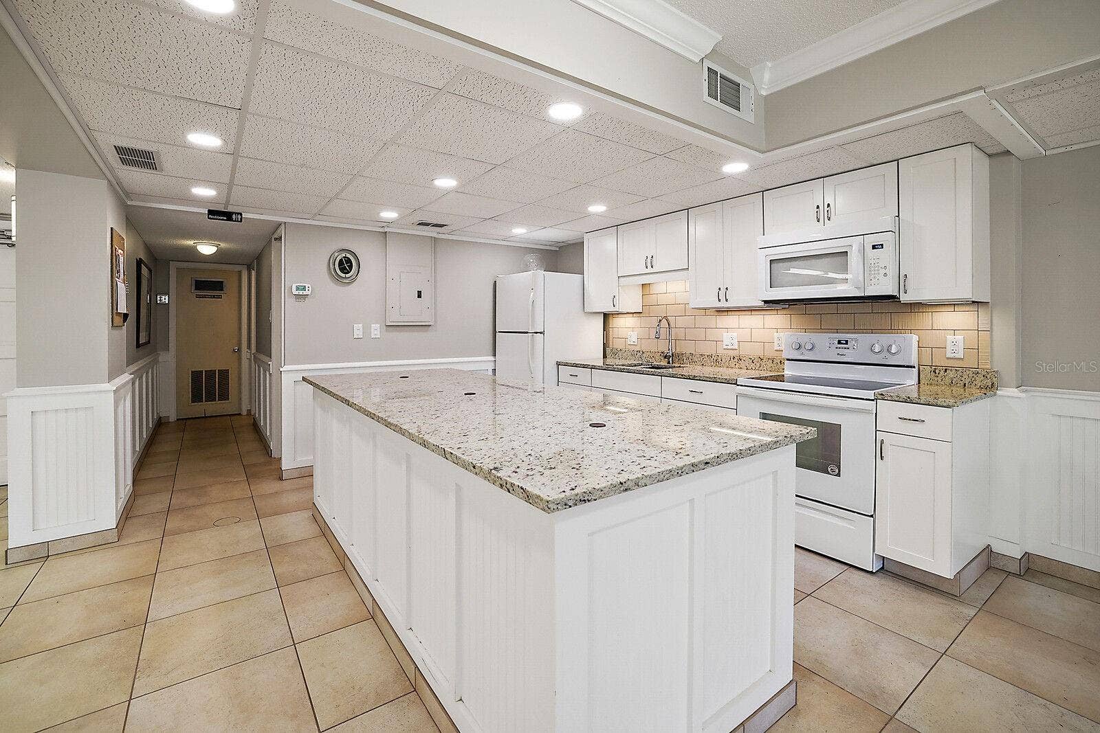 101 N GRANDVIEW STREET, #111, Mount Dora, FL 32757