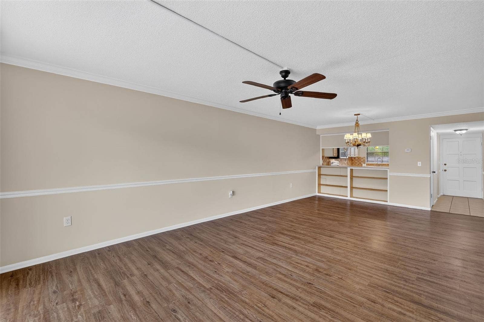 101 N GRANDVIEW STREET, #111, Mount Dora, FL 32757