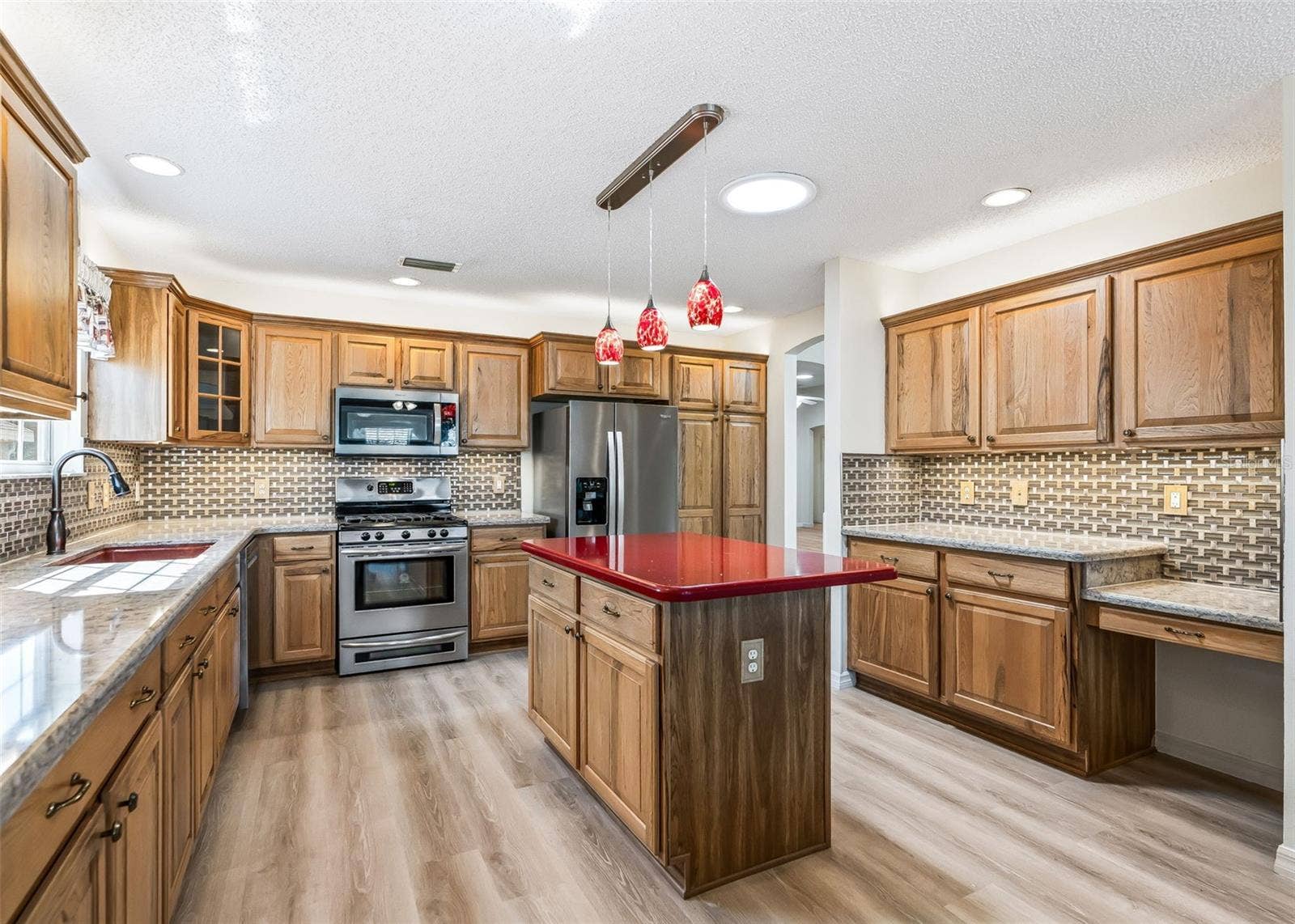 2762 MORVEN PARK WAY, The Villages, FL 32162 Tons of Cabinet Space.