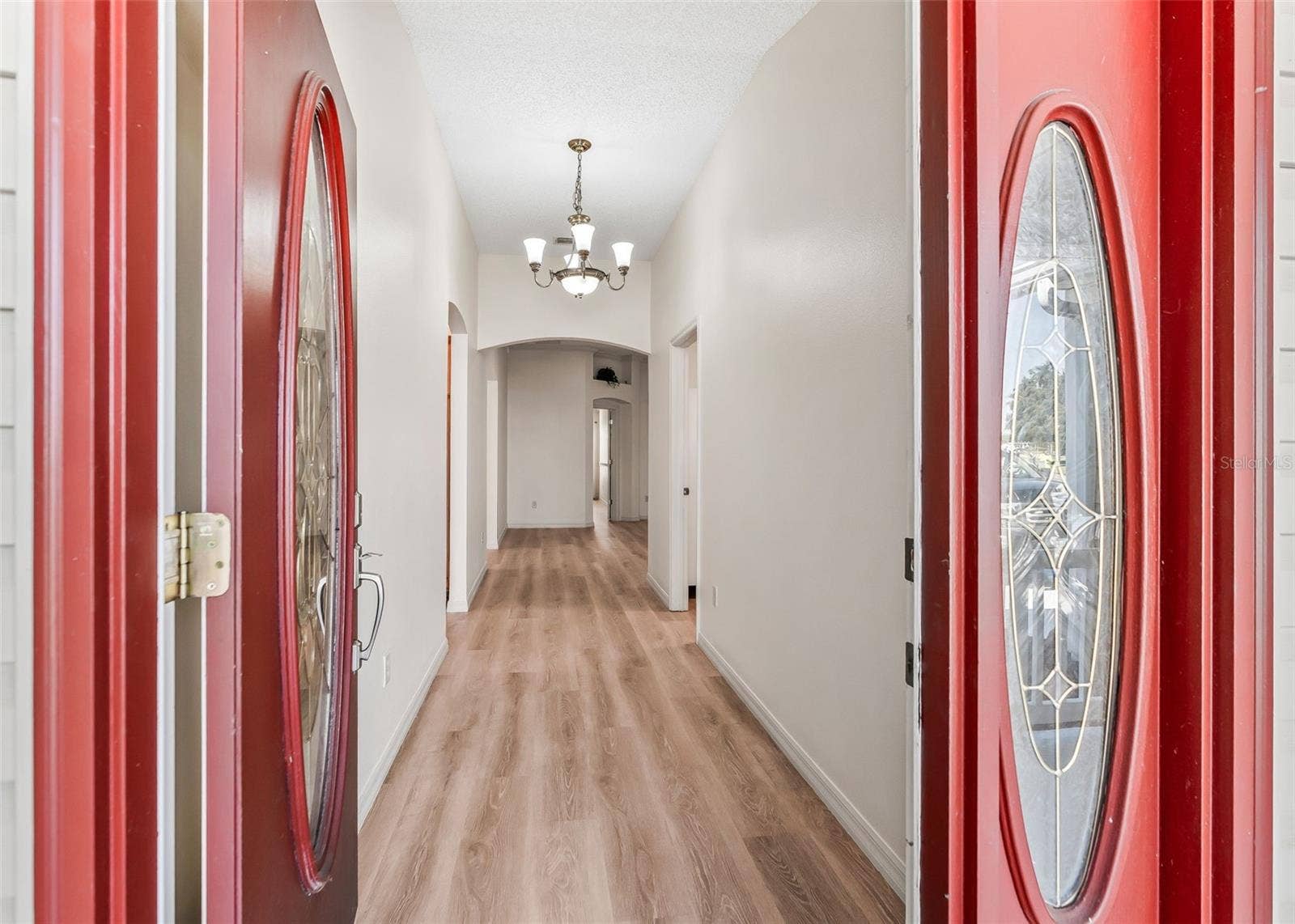 2762 MORVEN PARK WAY, The Villages, FL 32162 Decorative Glass Insert Door.