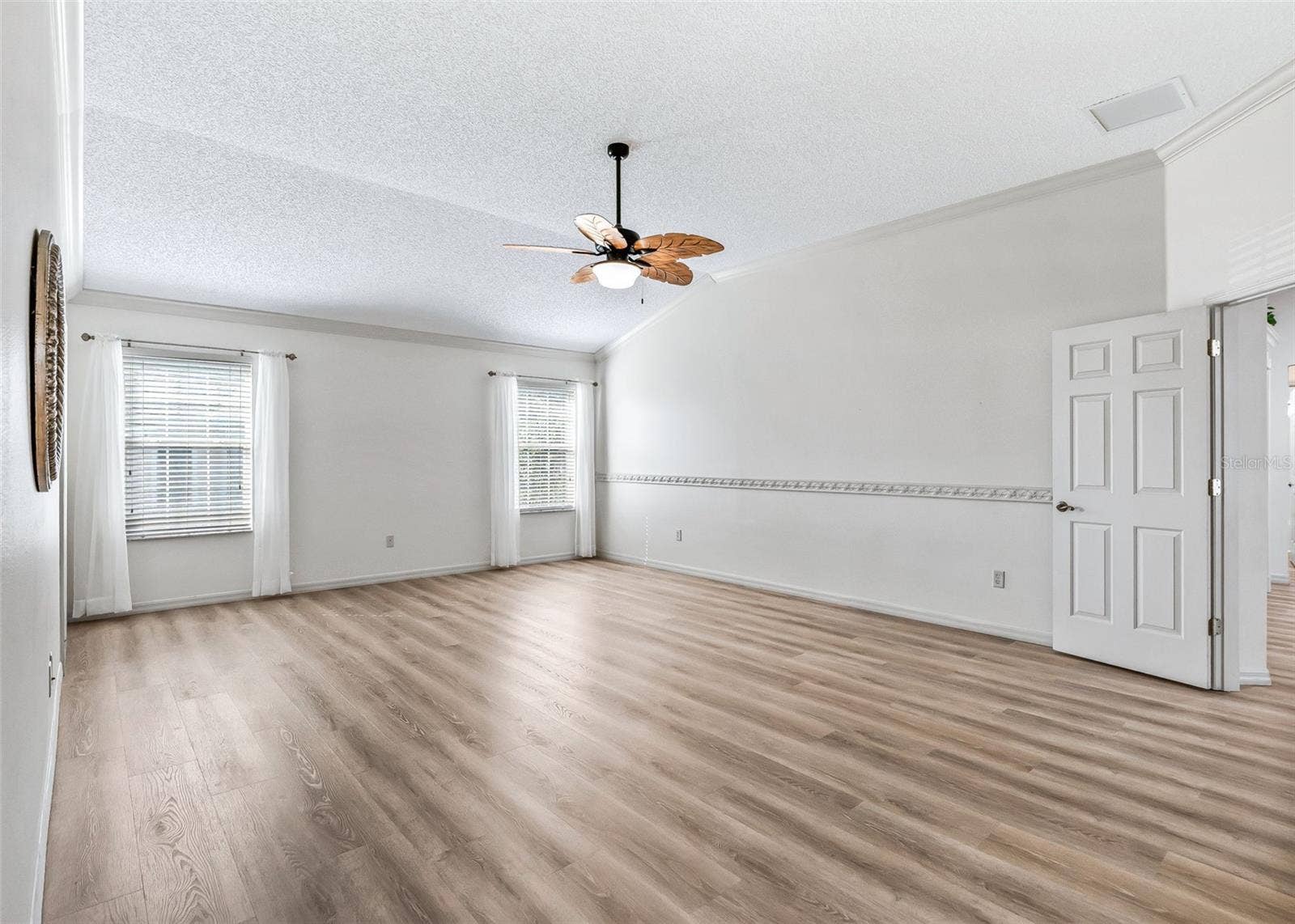 2762 MORVEN PARK WAY, The Villages, FL 32162 Large Primary Bedroom