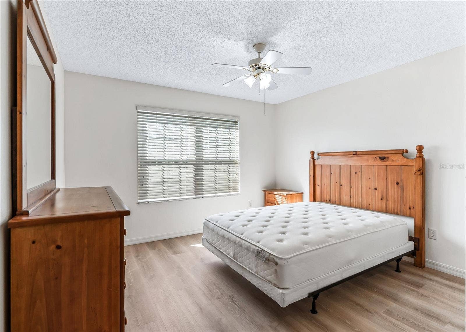 2762 MORVEN PARK WAY, The Villages, FL 32162 Guest Bedroom 2