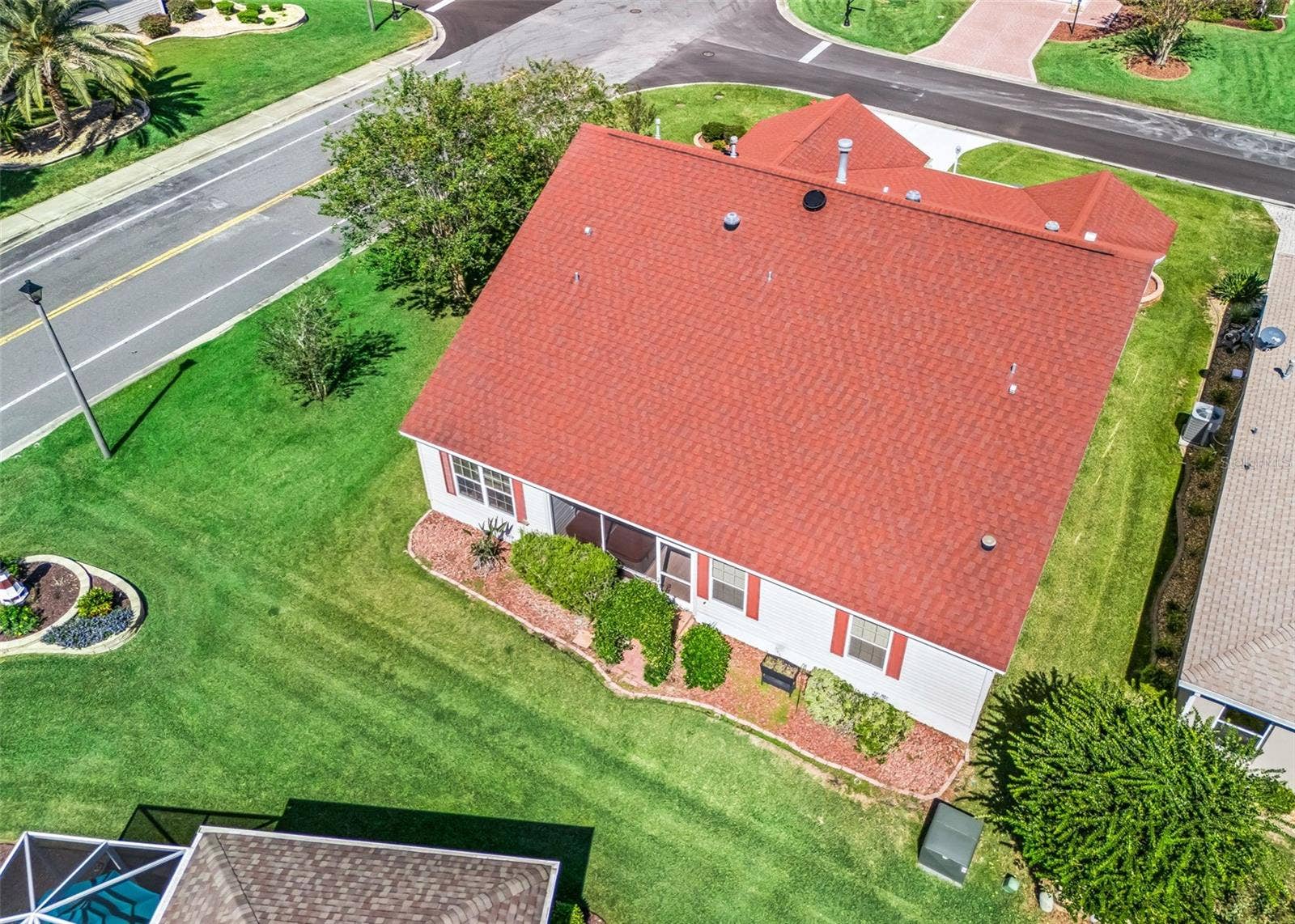 2762 MORVEN PARK WAY, The Villages, FL 32162 A MUST SEE GEM!