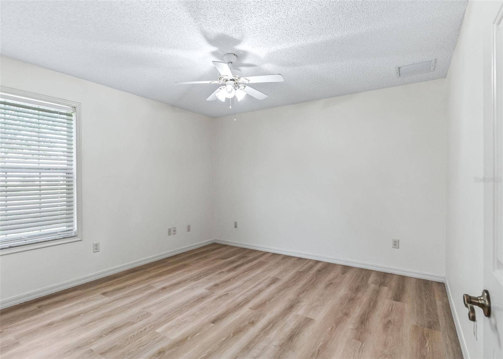 2762 MORVEN PARK WAY, The Villages, FL 32162 Guest Bedroom 1
