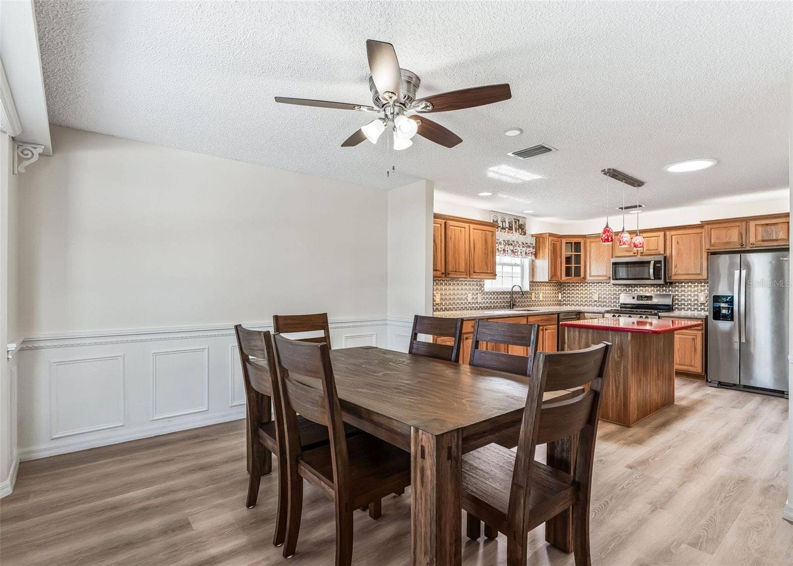 2762 MORVEN PARK WAY, The Villages, FL 32162 Dining Room/Kitchen Combo.