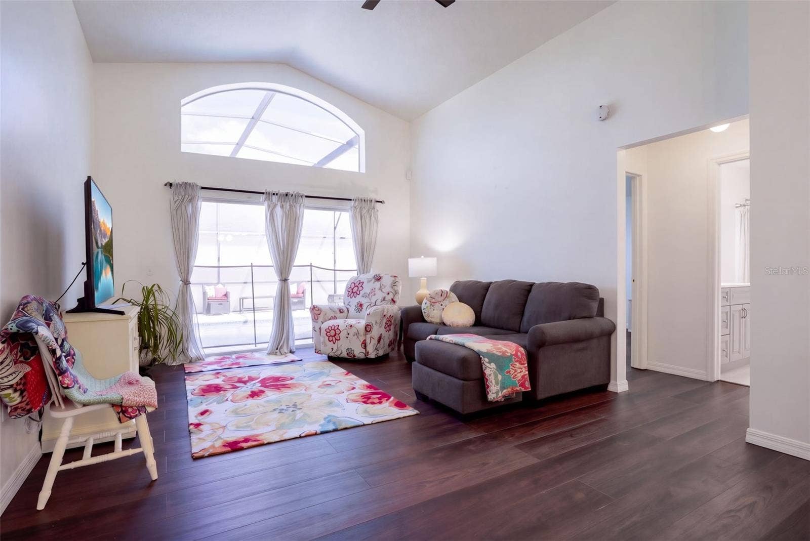 2nd Living Room Overlooking Pool