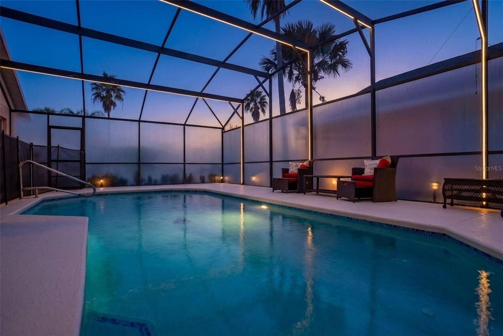 Private Pool w/ Privacy Screening