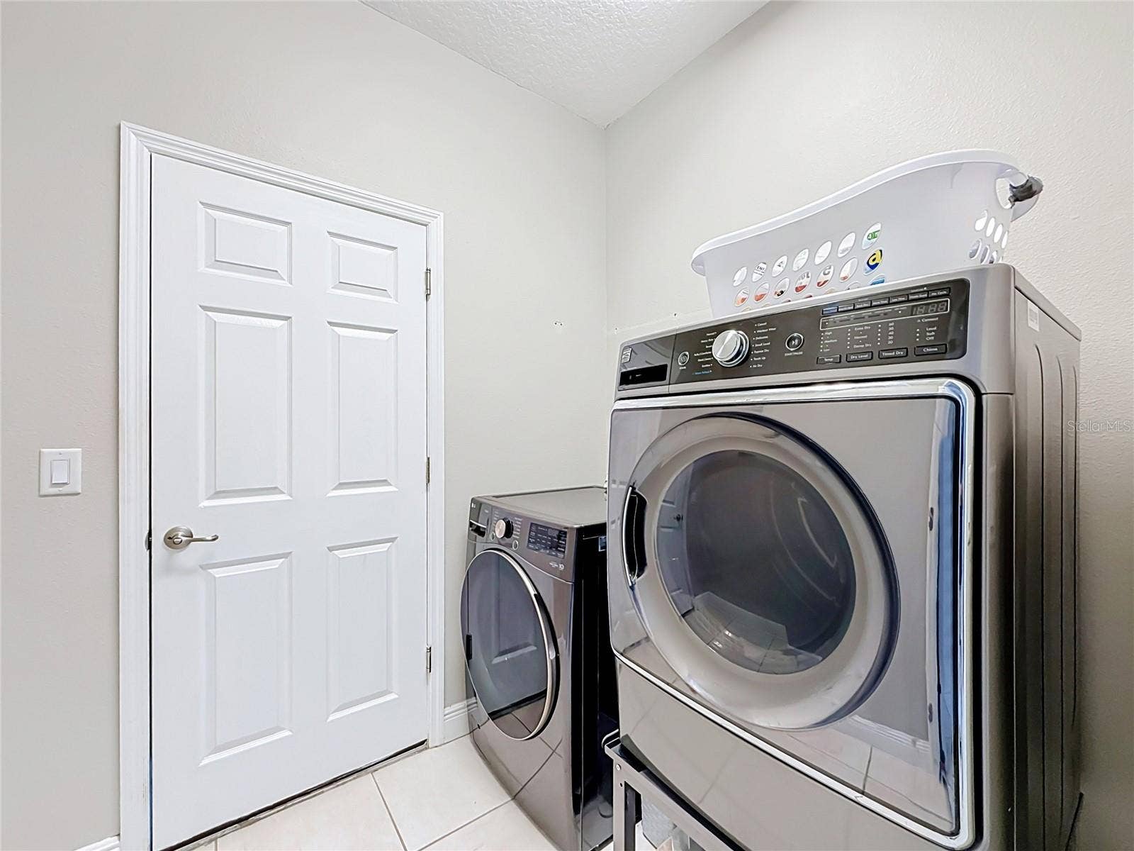 8460 MAGNIFICENT LANE, Groveland, FL 34736