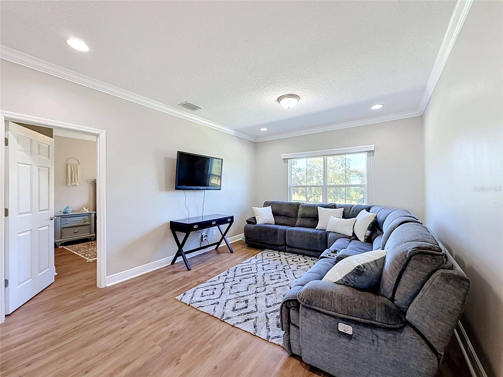 8460 MAGNIFICENT LANE, Groveland, FL 34736