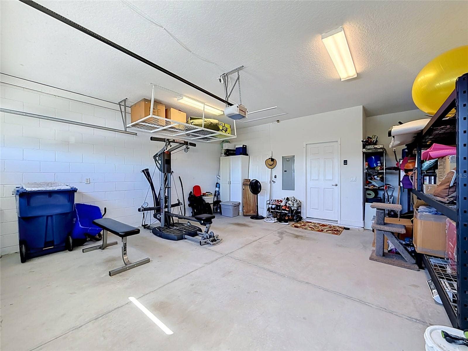 8460 MAGNIFICENT LANE, Groveland, FL 34736