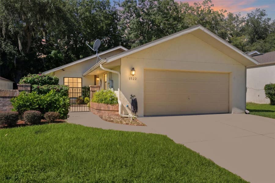 Property photo for 1522 S POINTE DRIVE, Leesburg, FL