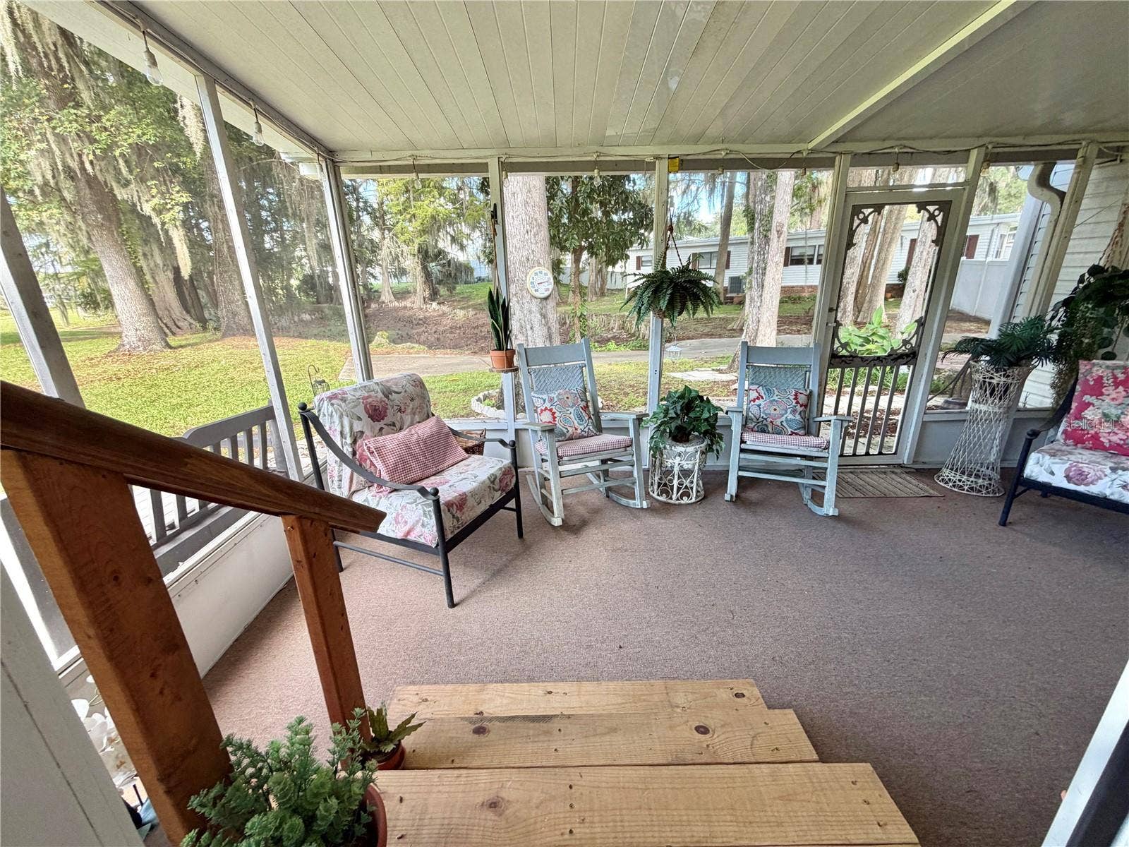 107 ROYAL PALM DRIVE, Leesburg, FL 34748