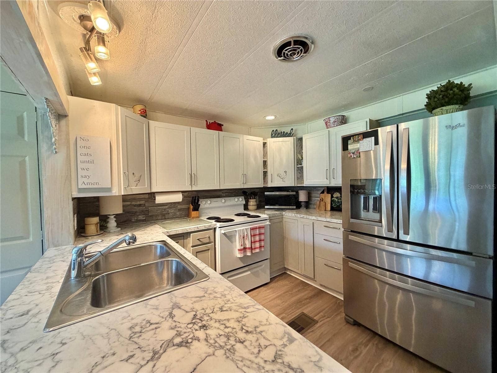 107 ROYAL PALM DRIVE, Leesburg, FL 34748