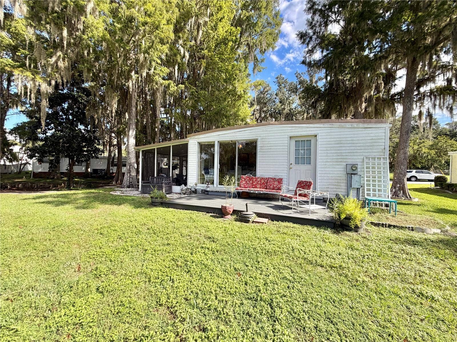 107 ROYAL PALM DRIVE, Leesburg, FL 34748