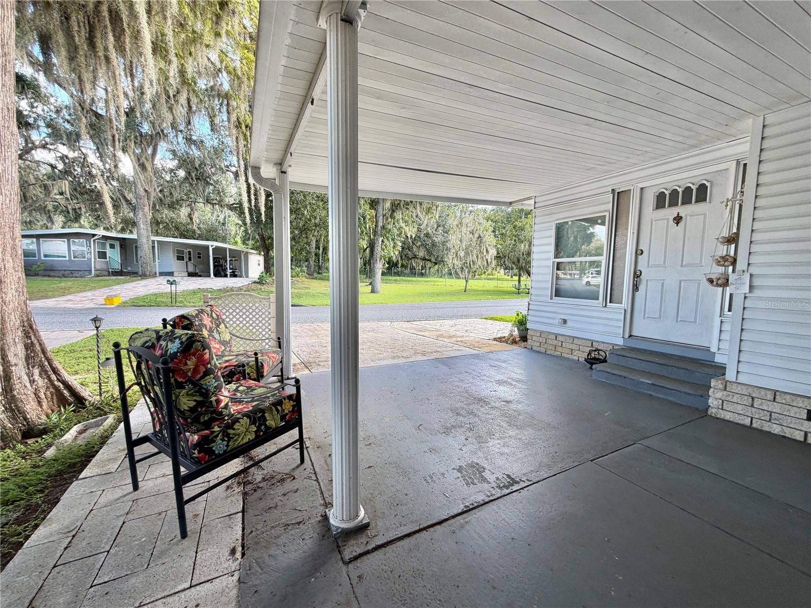107 ROYAL PALM DRIVE, Leesburg, FL 34748